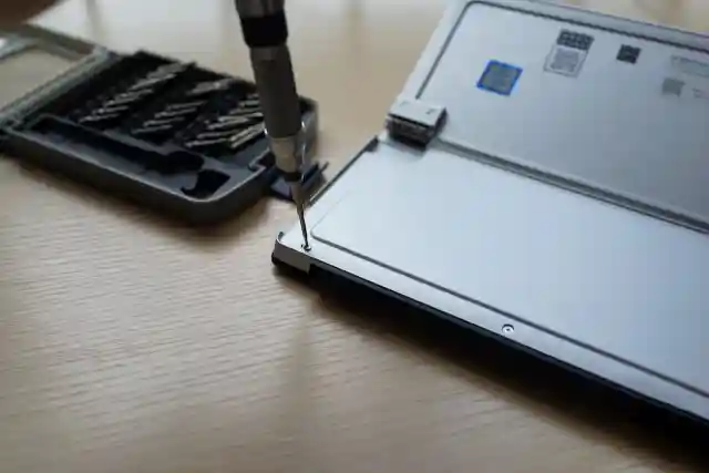 تعویض باتری تبلت ویندوز لنوو IdeaPad MIIX 510 520