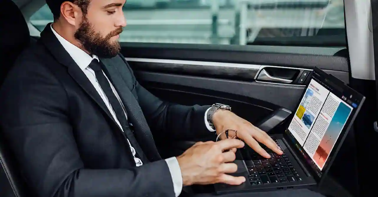 Features (3) ThinkPad T14s Gen 6 (14″ Snapdragon)
