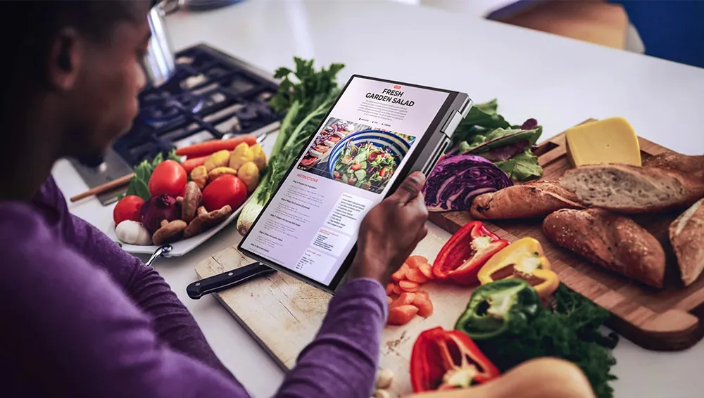 Features (1) Chromebook Plus 2-in-1 (14ʺ Intel)